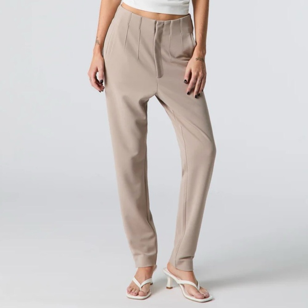 Crepe Slim Dress Pant Tan